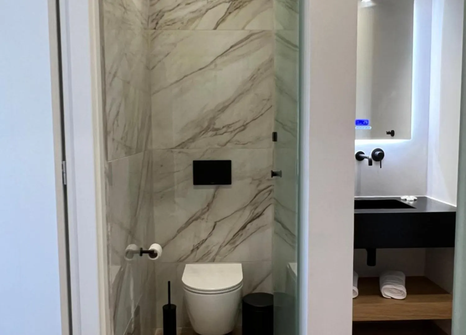 Modern Living Apartment Lakithra 0*,