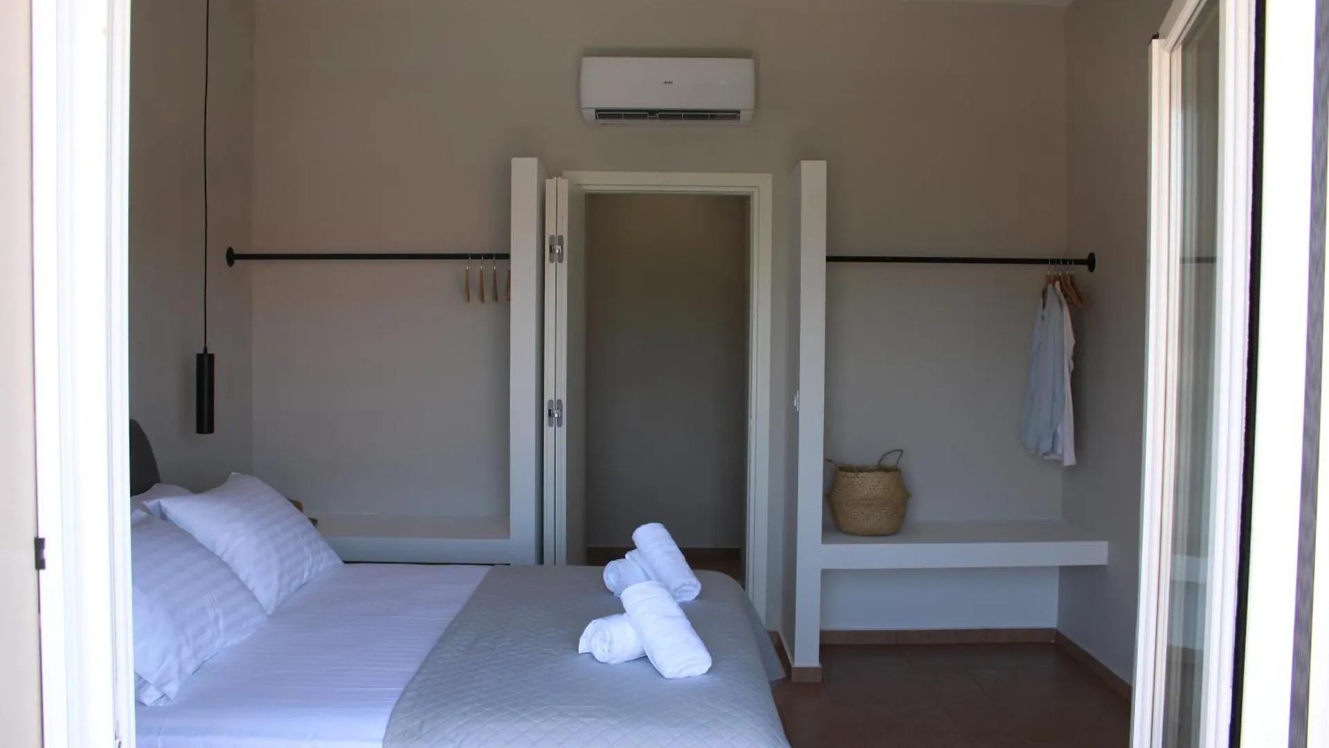 Modern Living Apartment Lakithra Greece